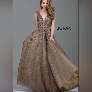 NWT JOVANI Gown!